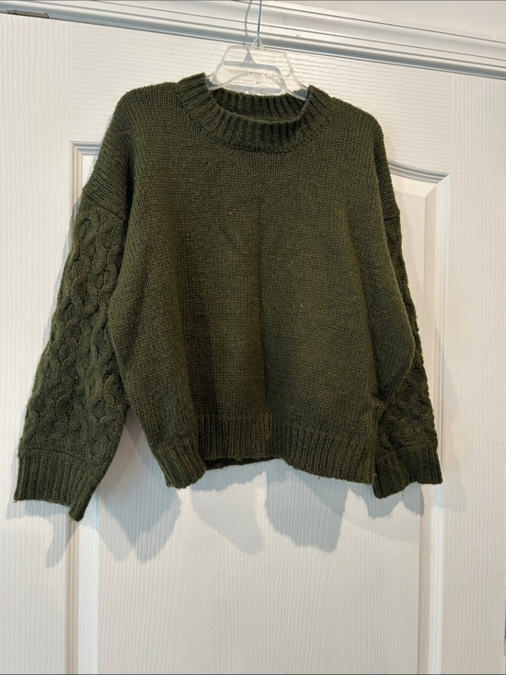 Line and Dot size medium Olive Green Cable-Sleeve Crewneck Sweater